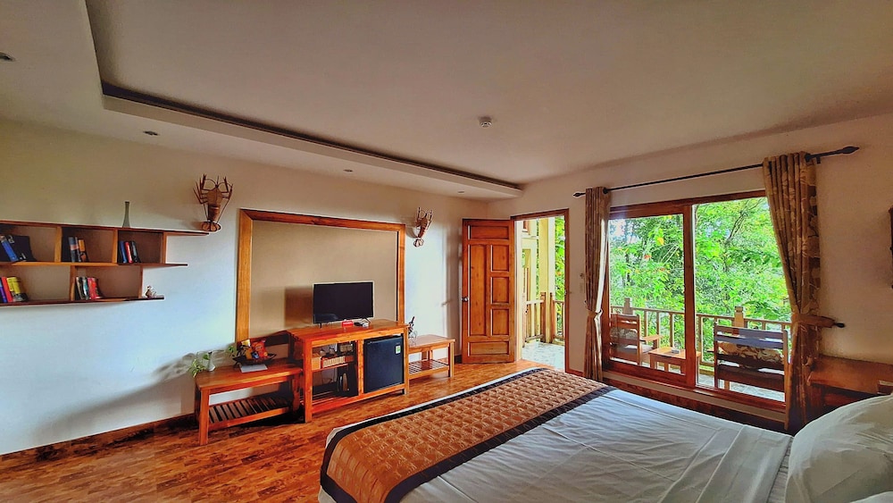 Deluxe, King Bed, Garden View