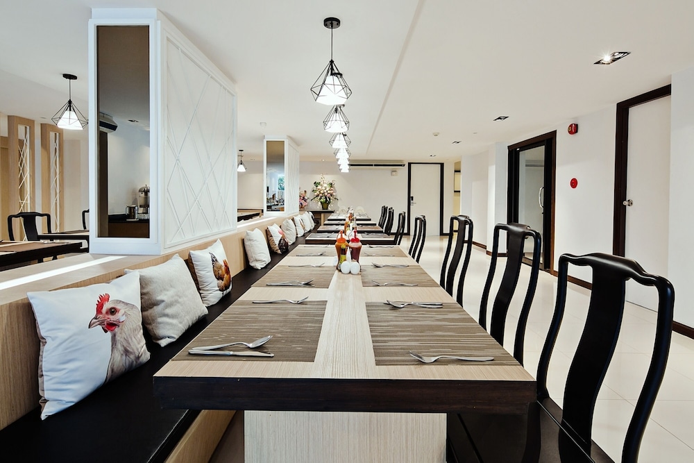 Three Sukhumvit Hotel Sha Plus Certified 63/70