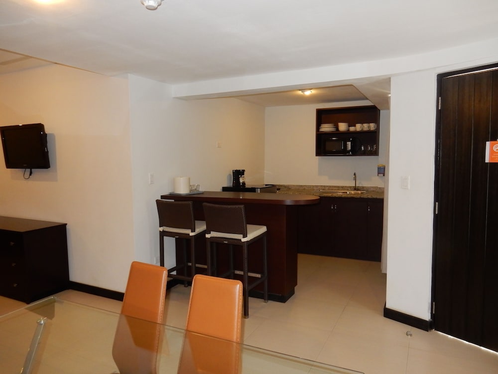 Voco Surfside Aruba by IHG 65/90