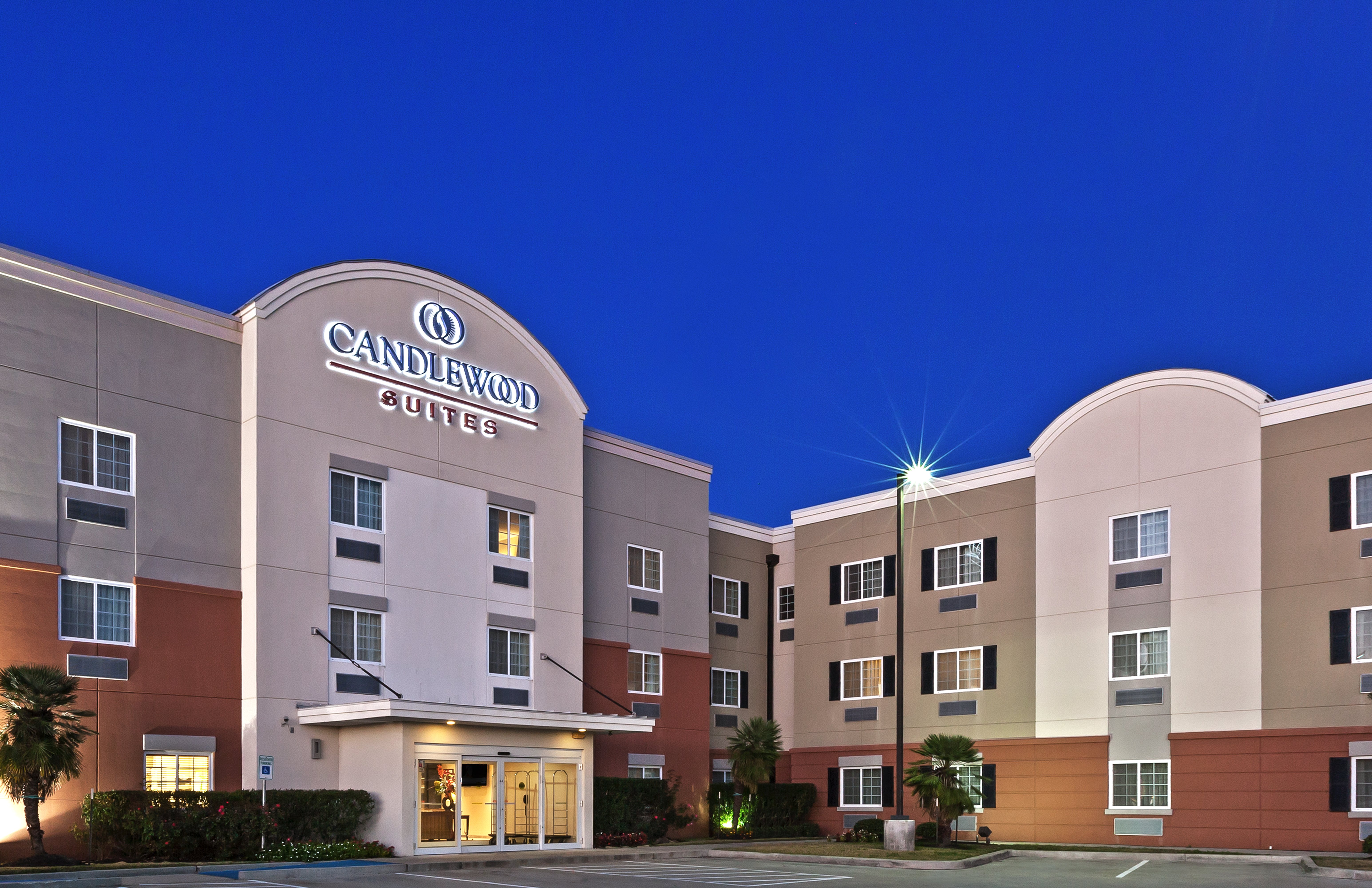 Candlewood Suites Pearland 4/37