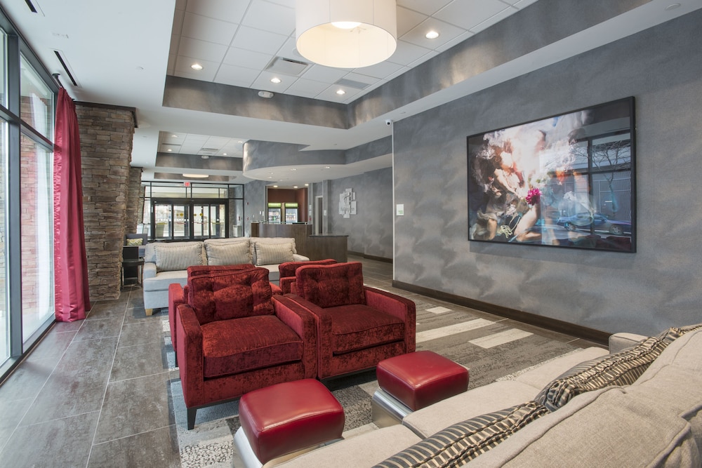 HOLIDAY INN HOTEL SUITES CINCINNATI DOWNTOWN 39/56