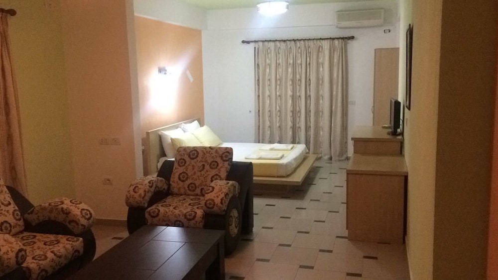 Arel Hotel 9/18