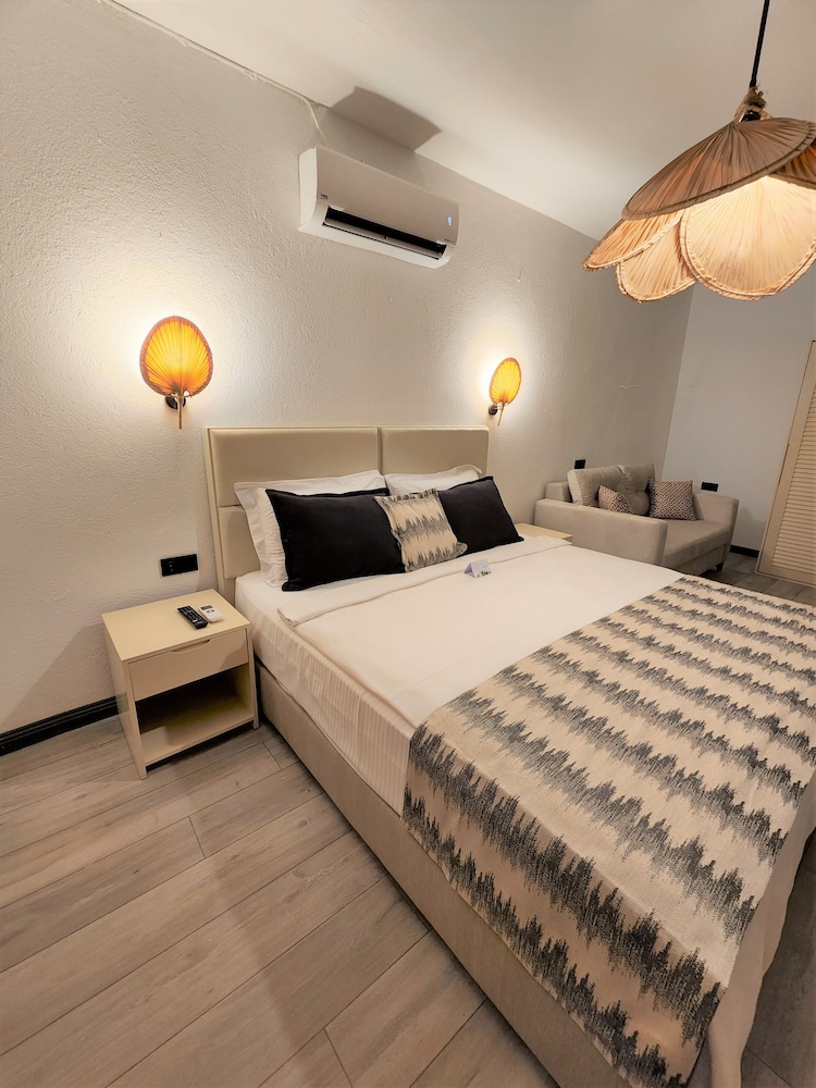 Dolce Vita Luxury Bungalows 11/50