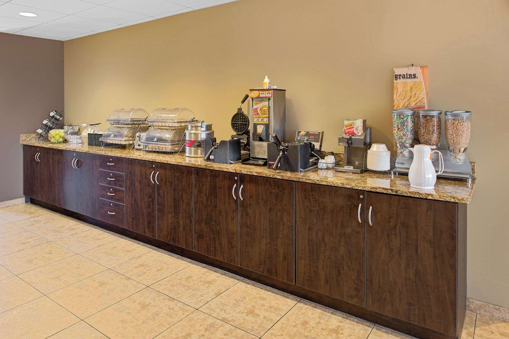 Microtel Inn Council Bluffs 11/50