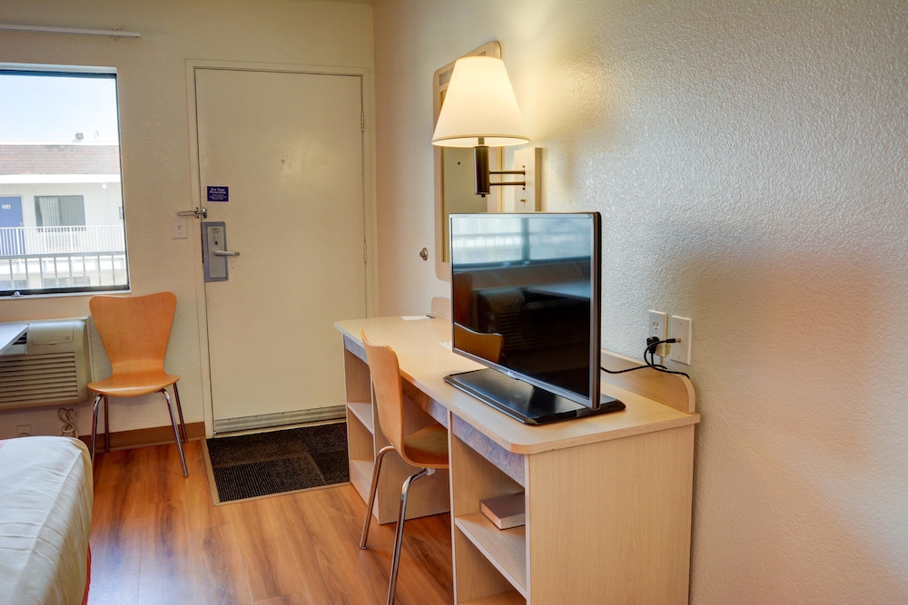 Motel6 Salem, OR 48/62