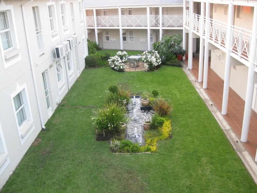 Vetho 2 Apartments OR Tambo Airport 8/31
