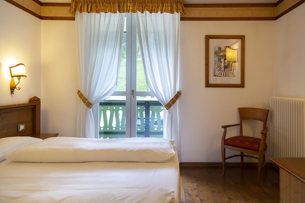 GRAND HOTEL MISURINA 43/87