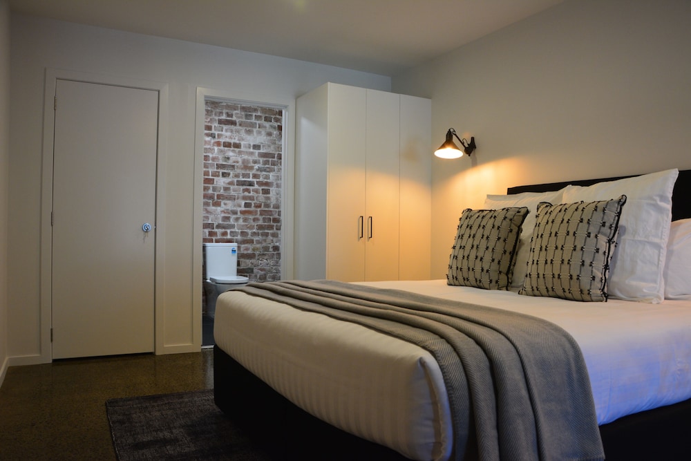 DELUXE, APARTMENT