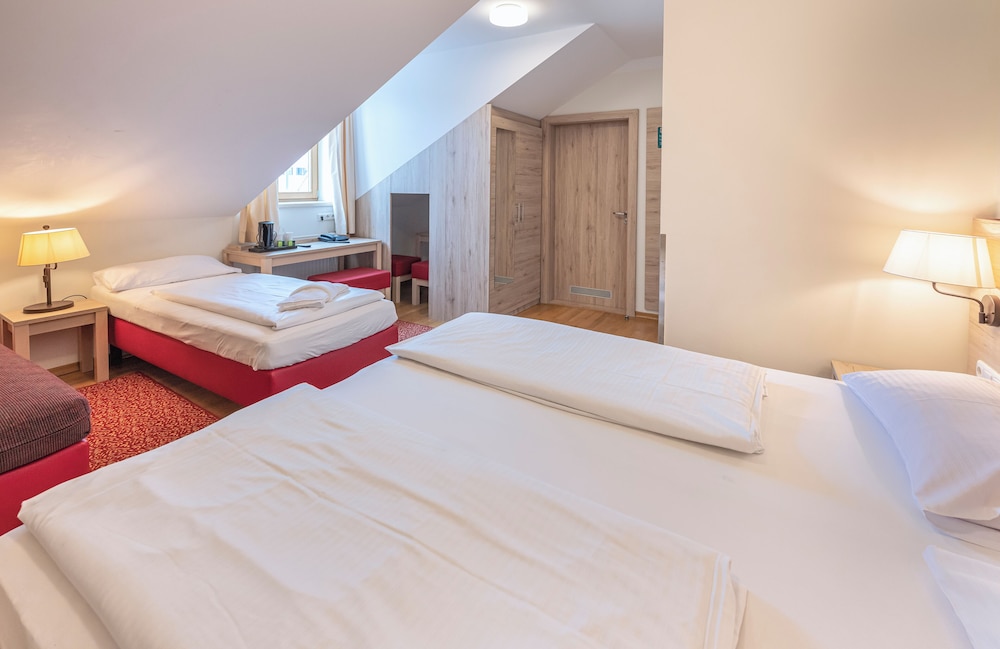 Hotel Eder 11/42