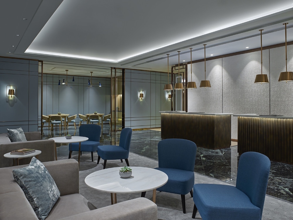 Two Macdonnell Road 34/47