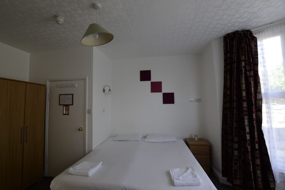 Park Hotel Ilford 29/67