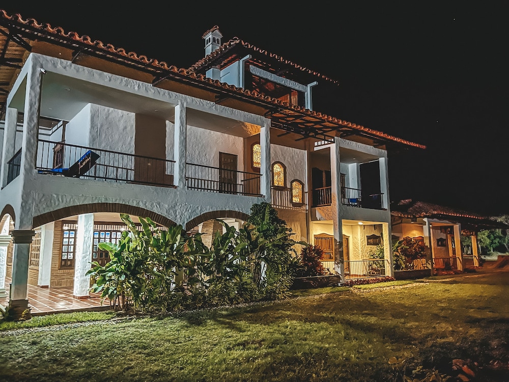 Hotel Casona Montañesa Quindío 3/50
