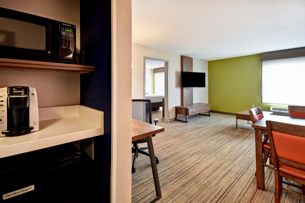 Holiday Inn Express Newport North - Middletown 38/49