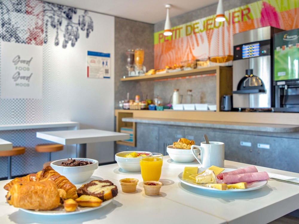 Ibis Budget Frejus Capitou A8 52/61
