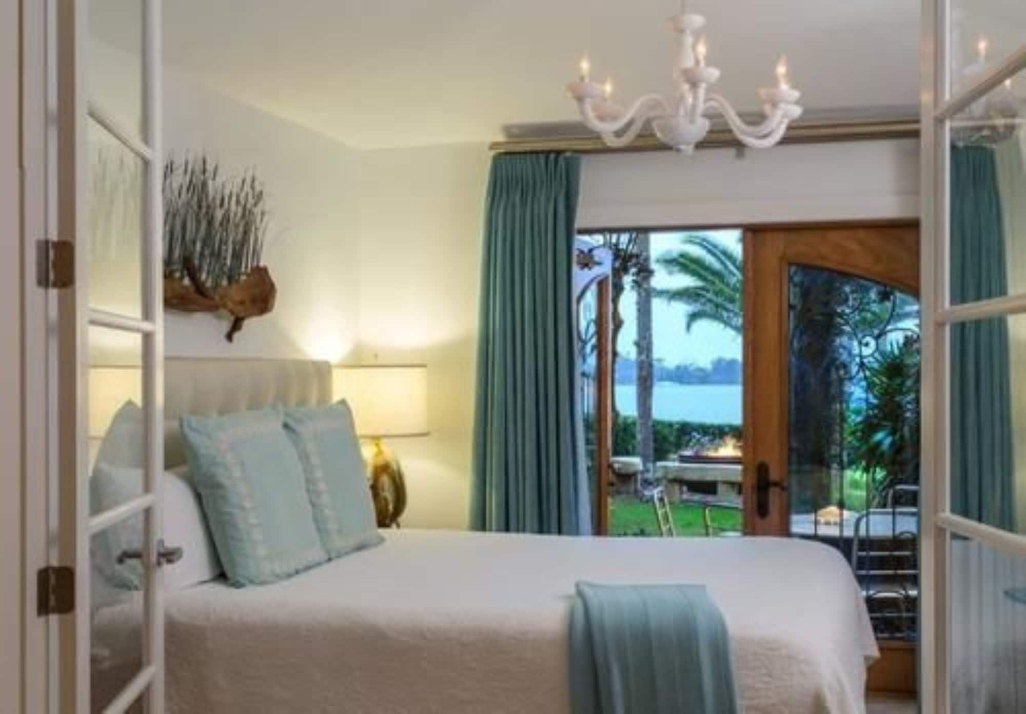 Suite, King Bed, Bay View
