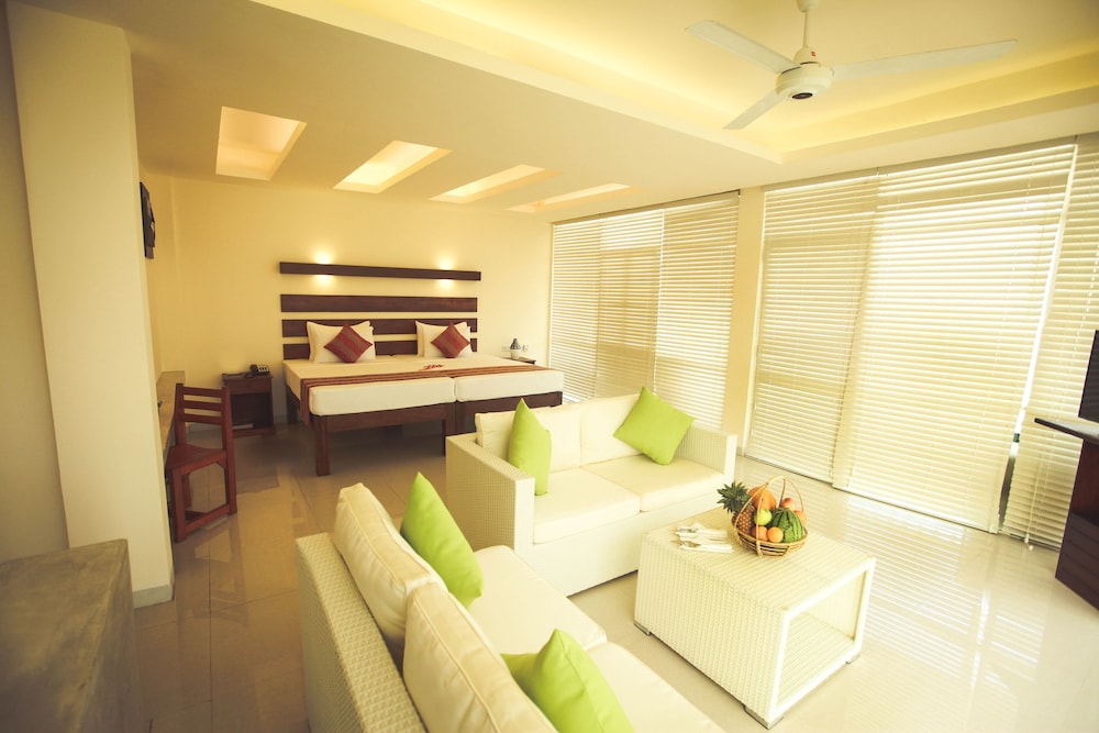 Beacon Beach Hotel 34/56