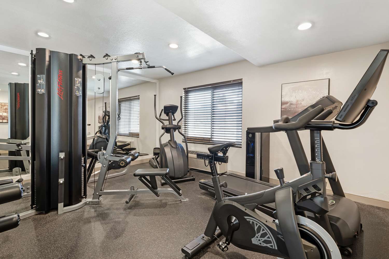 Best Western Plus Newport Mesa Inn 27/47