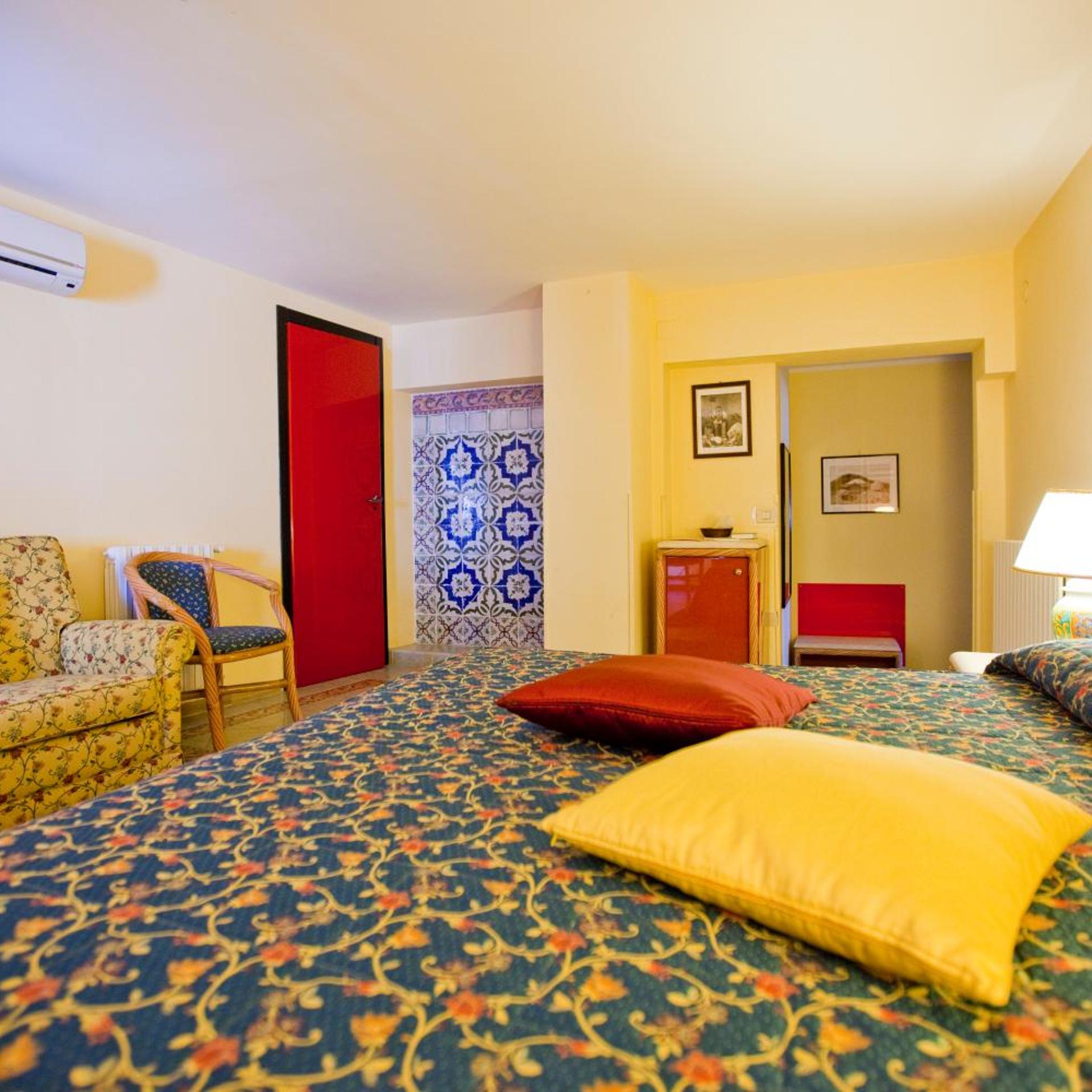 Deluxe, Double or Twin Bed