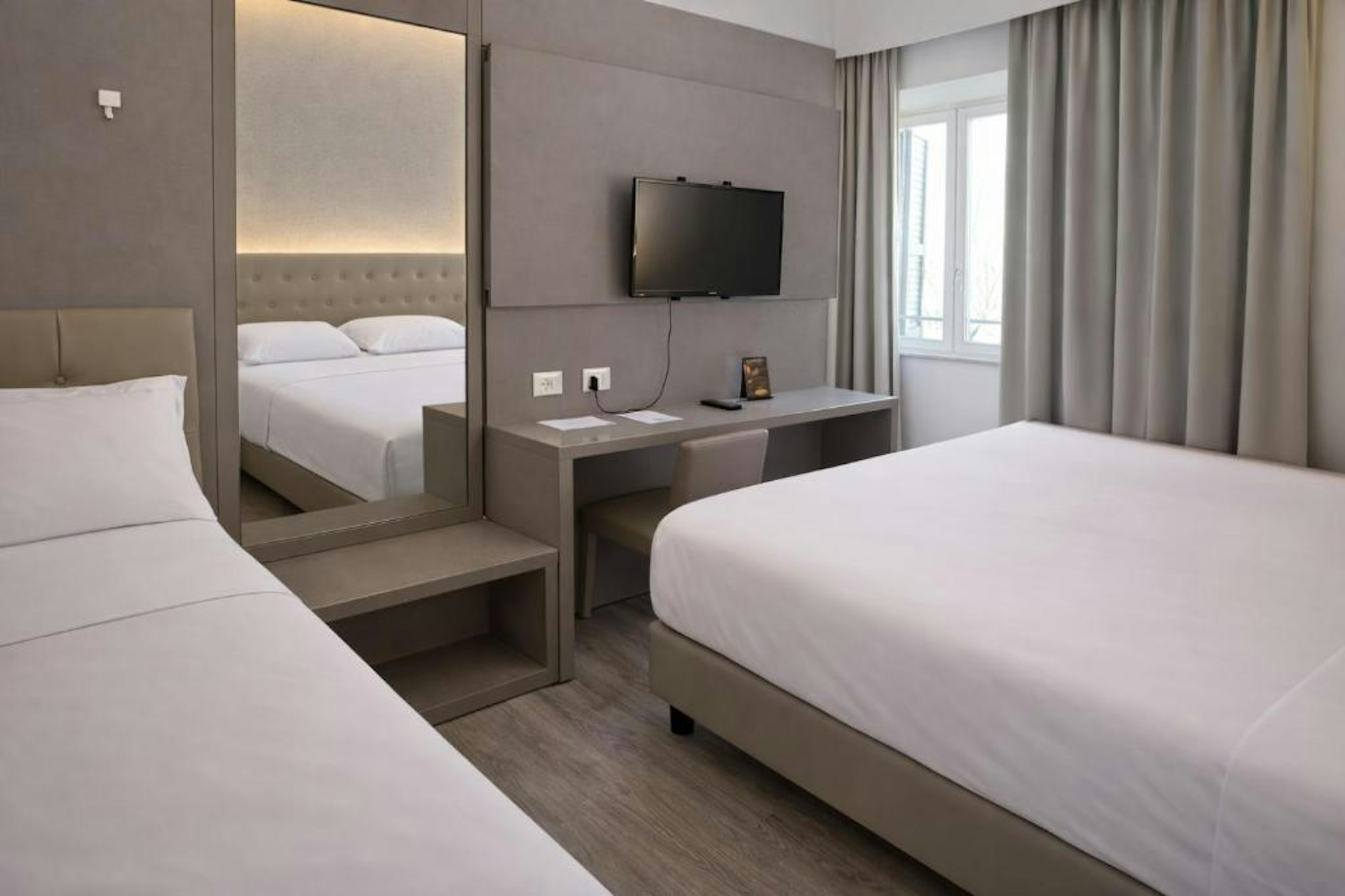 Hotel Principe Modena 35/63