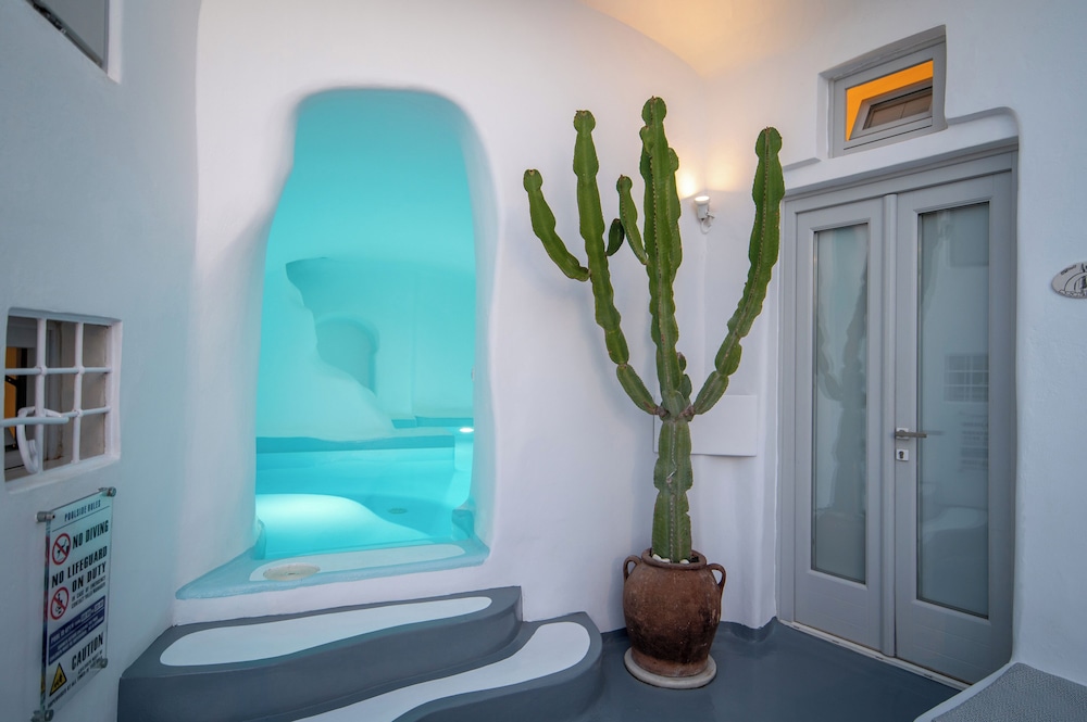 Trieris Villas And Suites 50/50