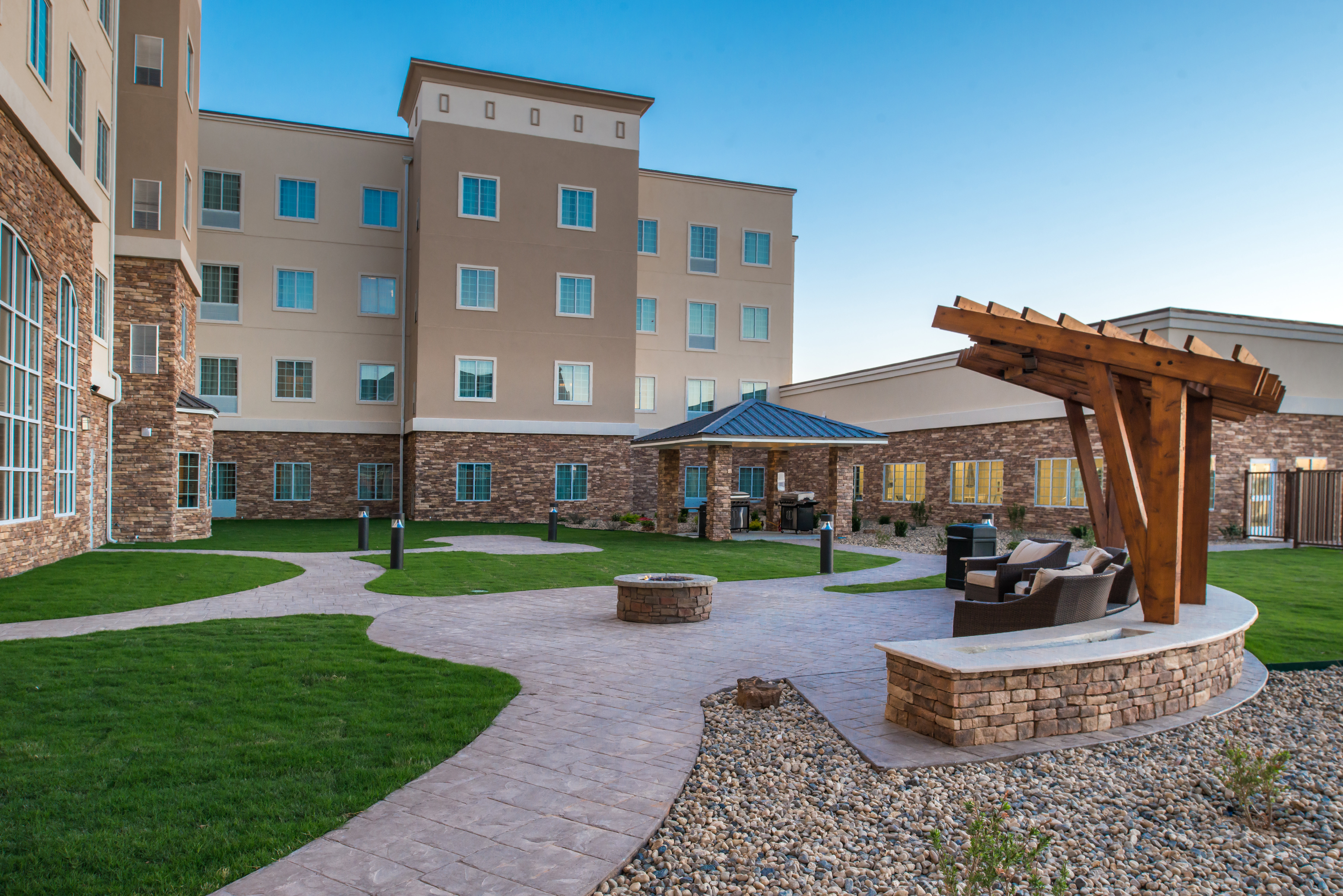 Staybridge Suites Pecos 54/56