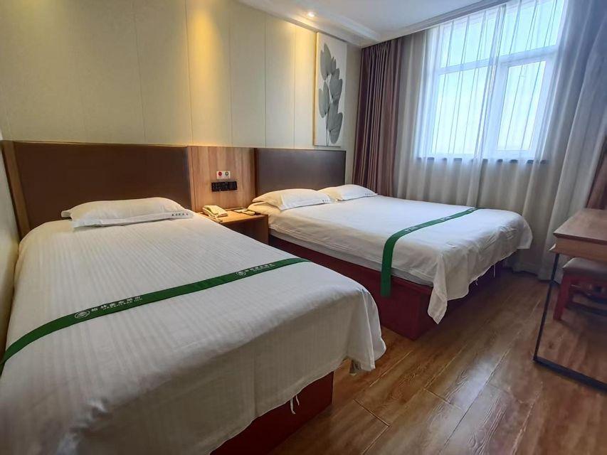 ROOM, TRIPLE