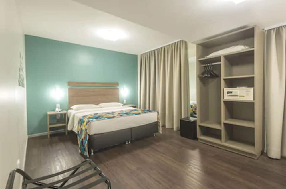 CASTELMAR HOTEL 13/76