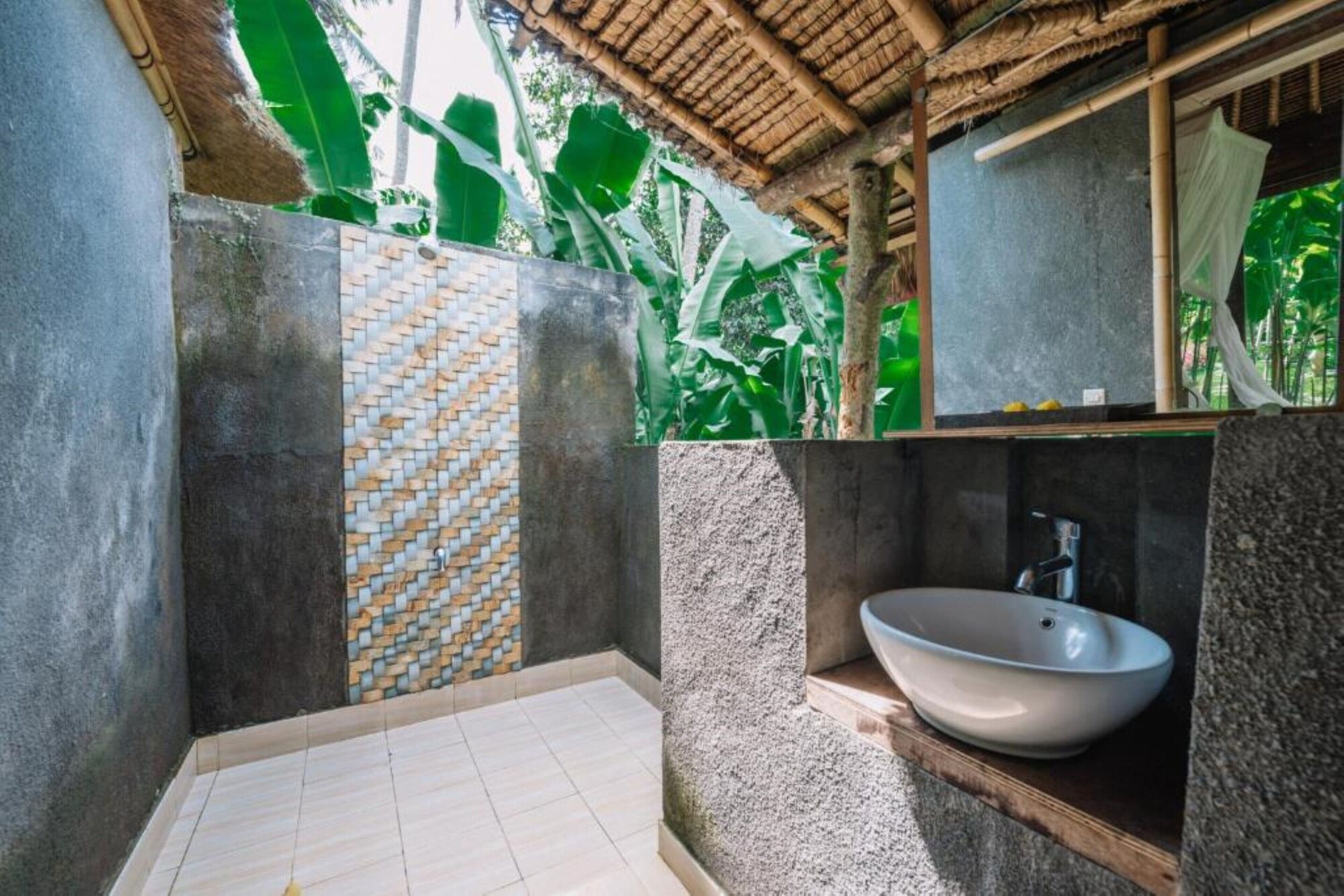 DELUXE, JUNGLE VIEW
