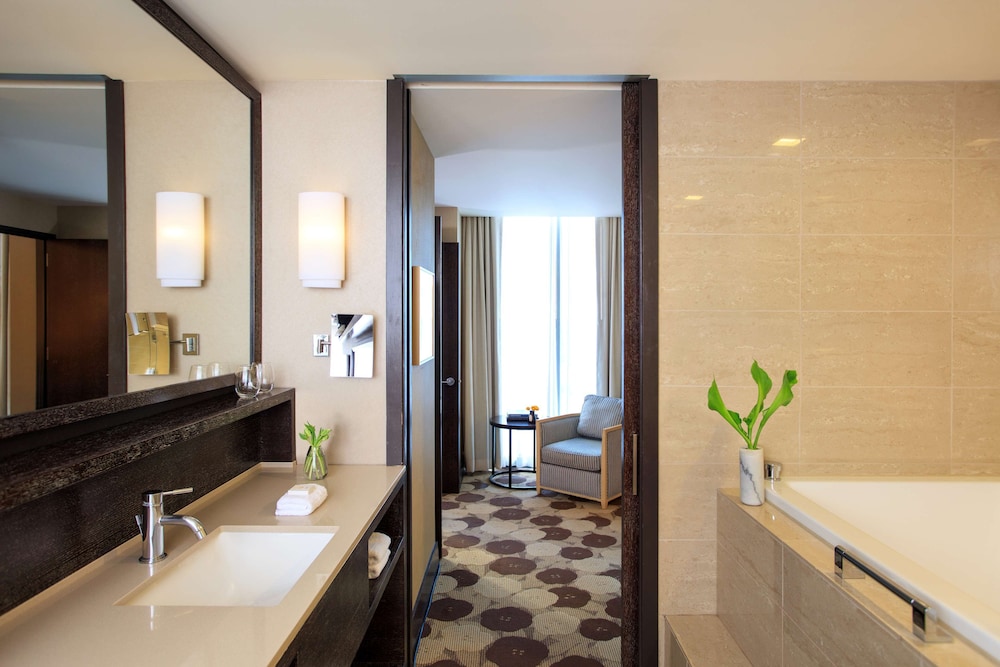 Hotel 505 River North 14/75