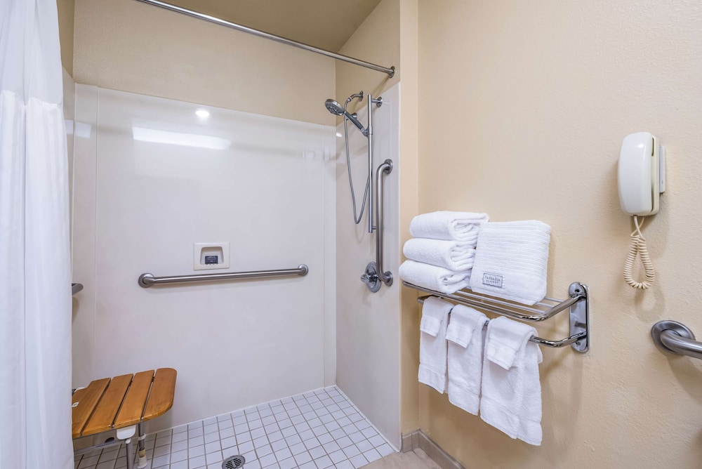 Red Lion Inn and Suites Goodyear Phoenix 9/36