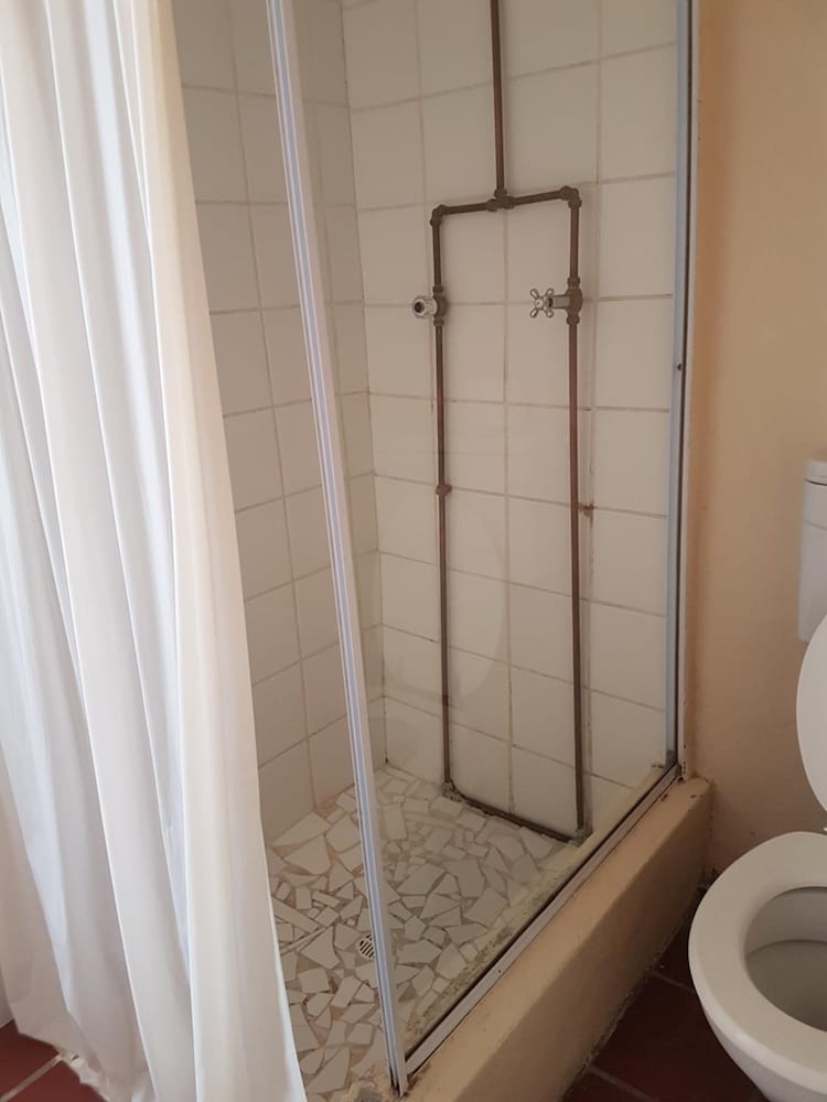Oasis Shanti Backpackers 44/49