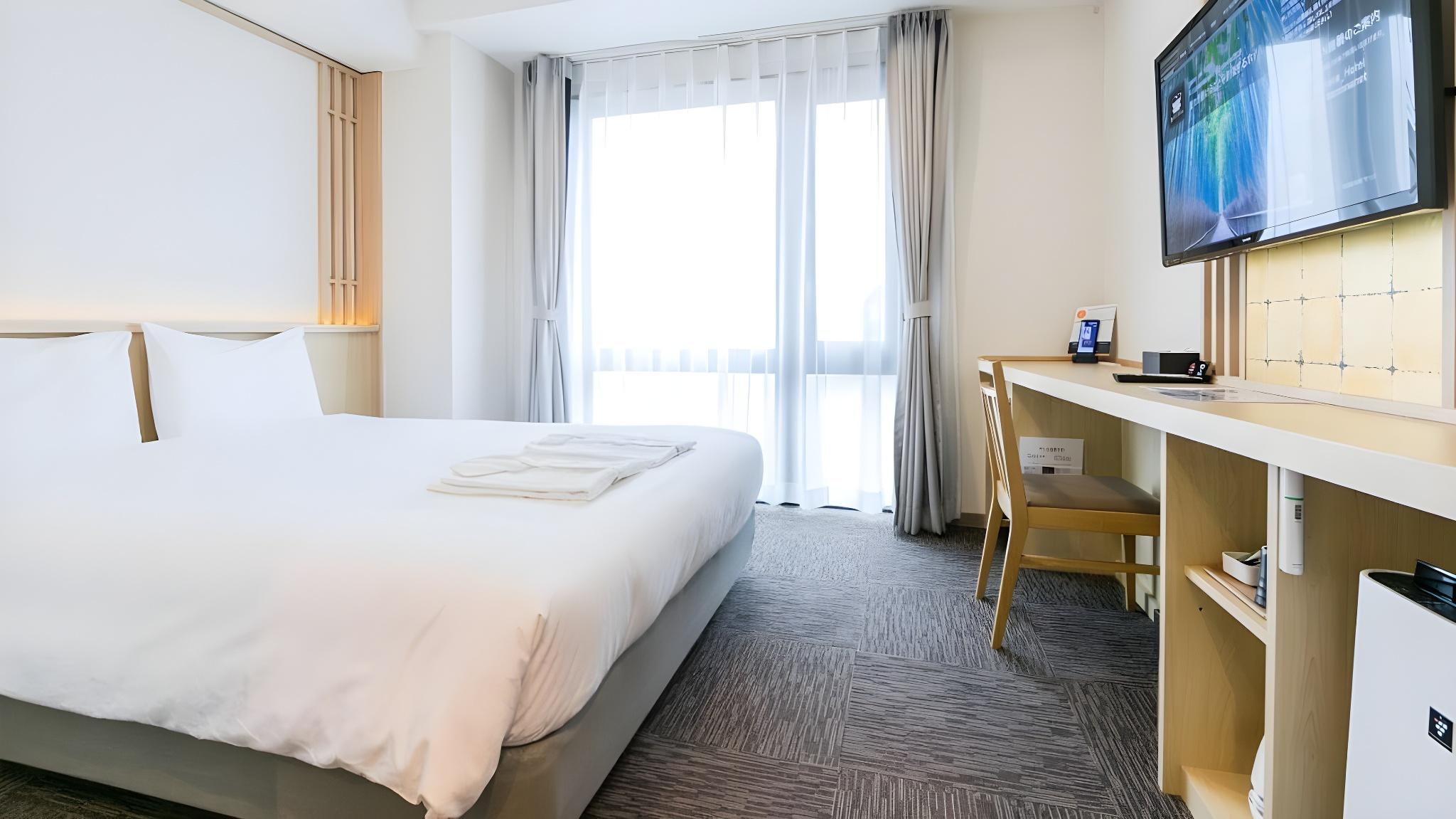 Room, Double Bed, Female Floor