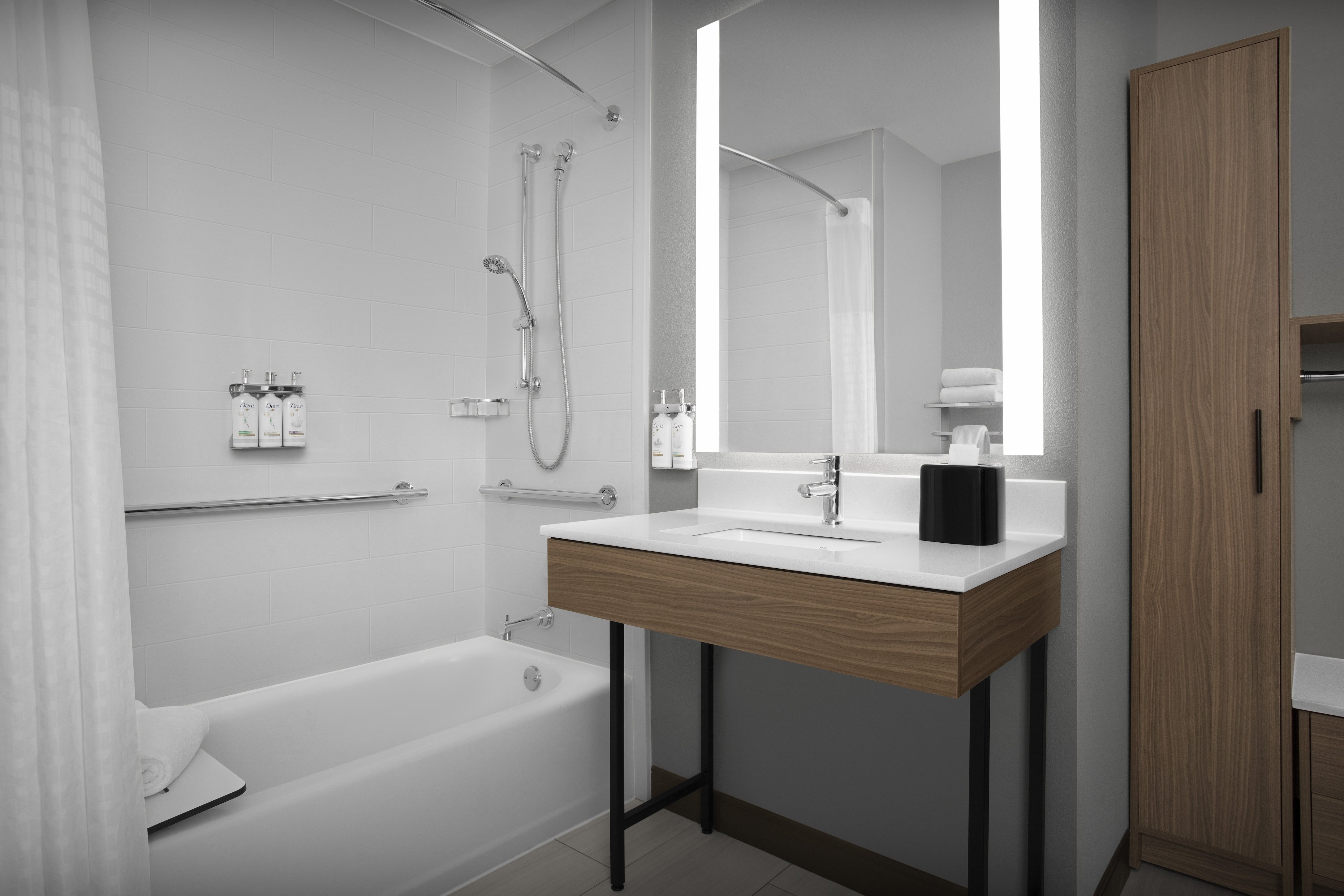 Studio, Suite, Queen Bed, Accessible