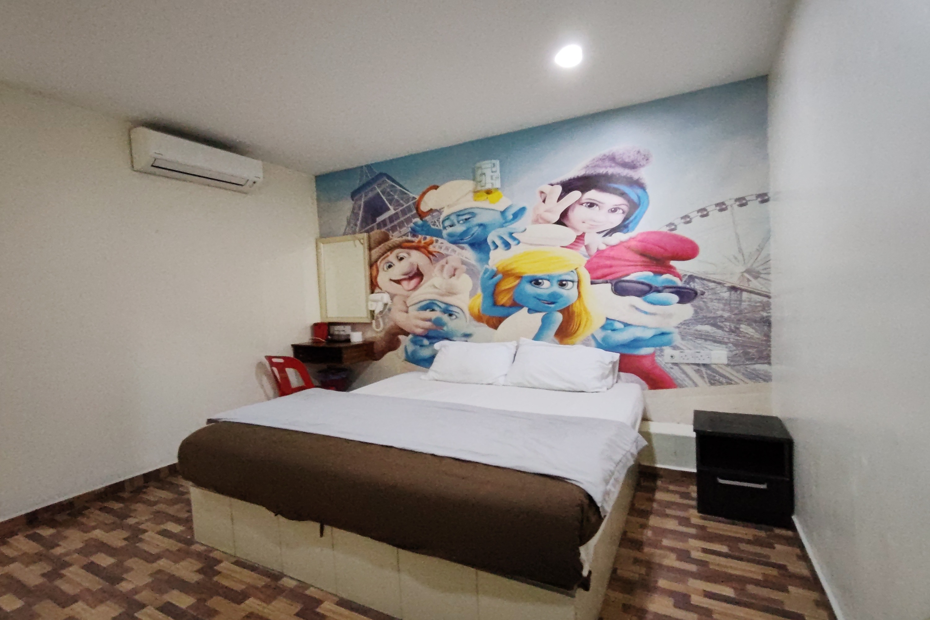 Standard, No Window