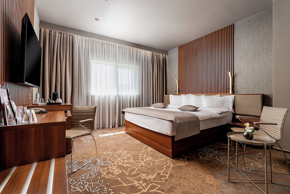 SUPERIOR, DOUBLE BED