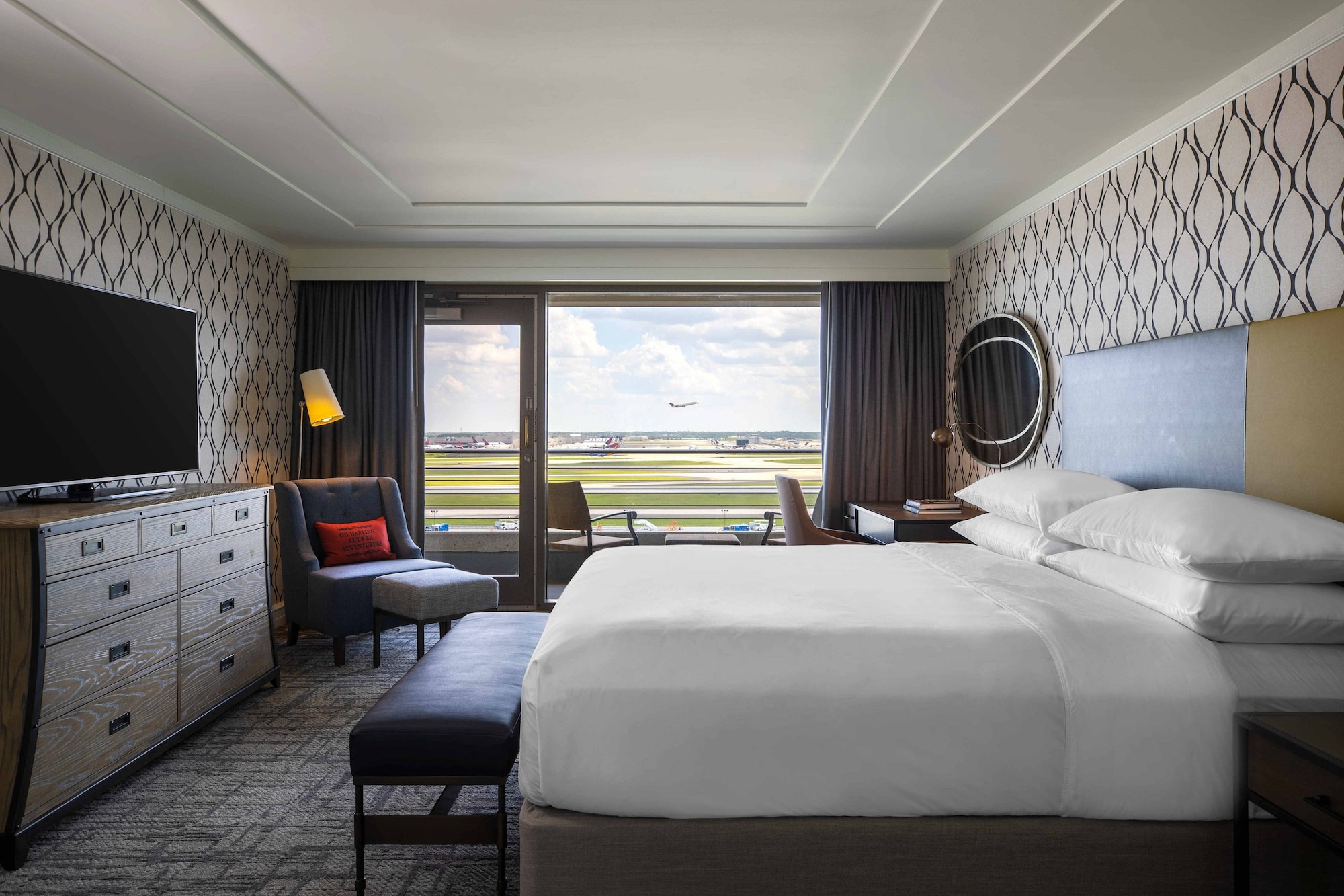 Room at Renaissance Concourse Atlanta Airport, ATLANTA - GA