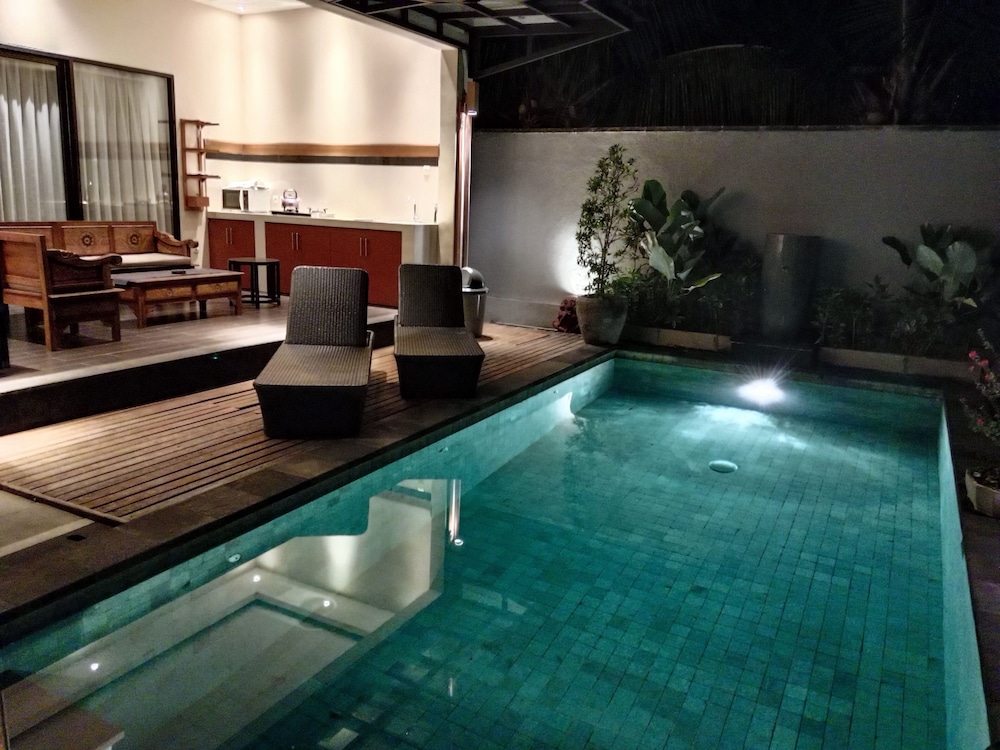 The Muaya Villa 25/50