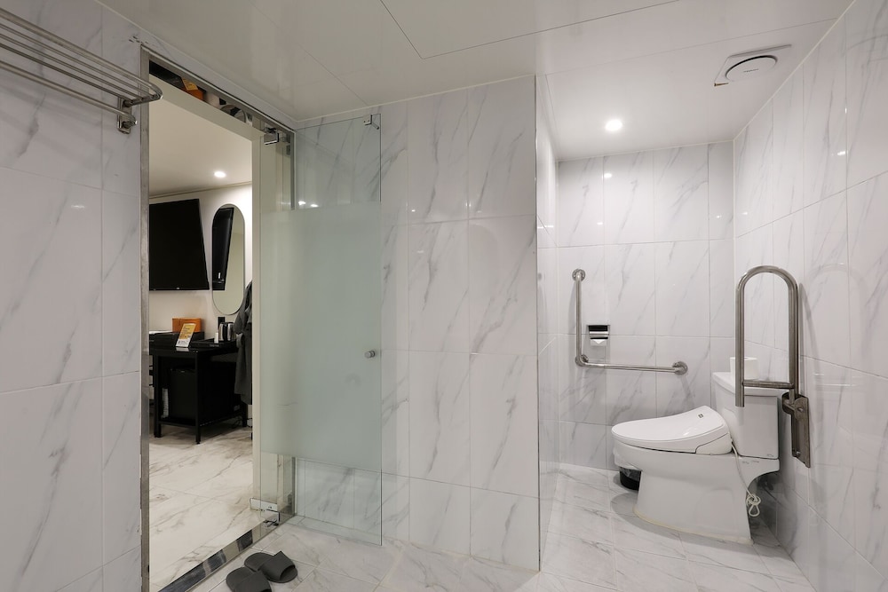 Hotel Tomgi 99/99