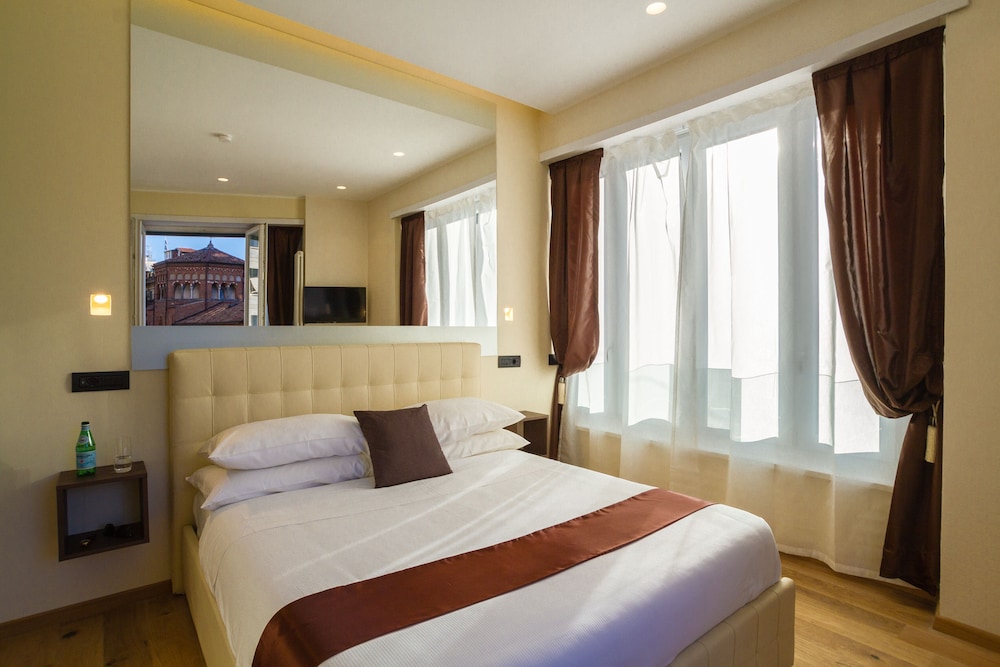 Aiello Rooms - San Babila 16/61