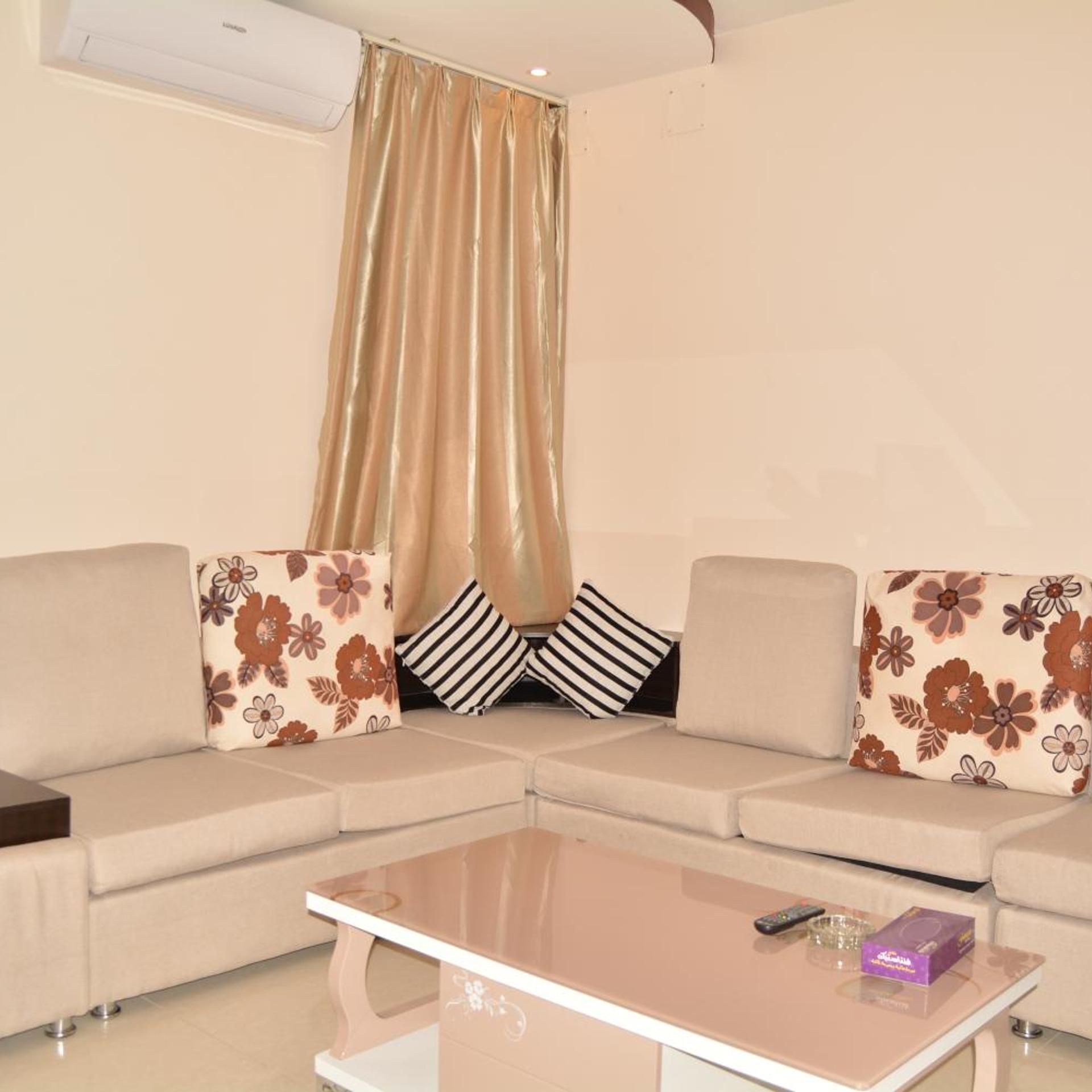 بيت الشرق للوحدات السكنية المفروشة(Orient House) 50/58