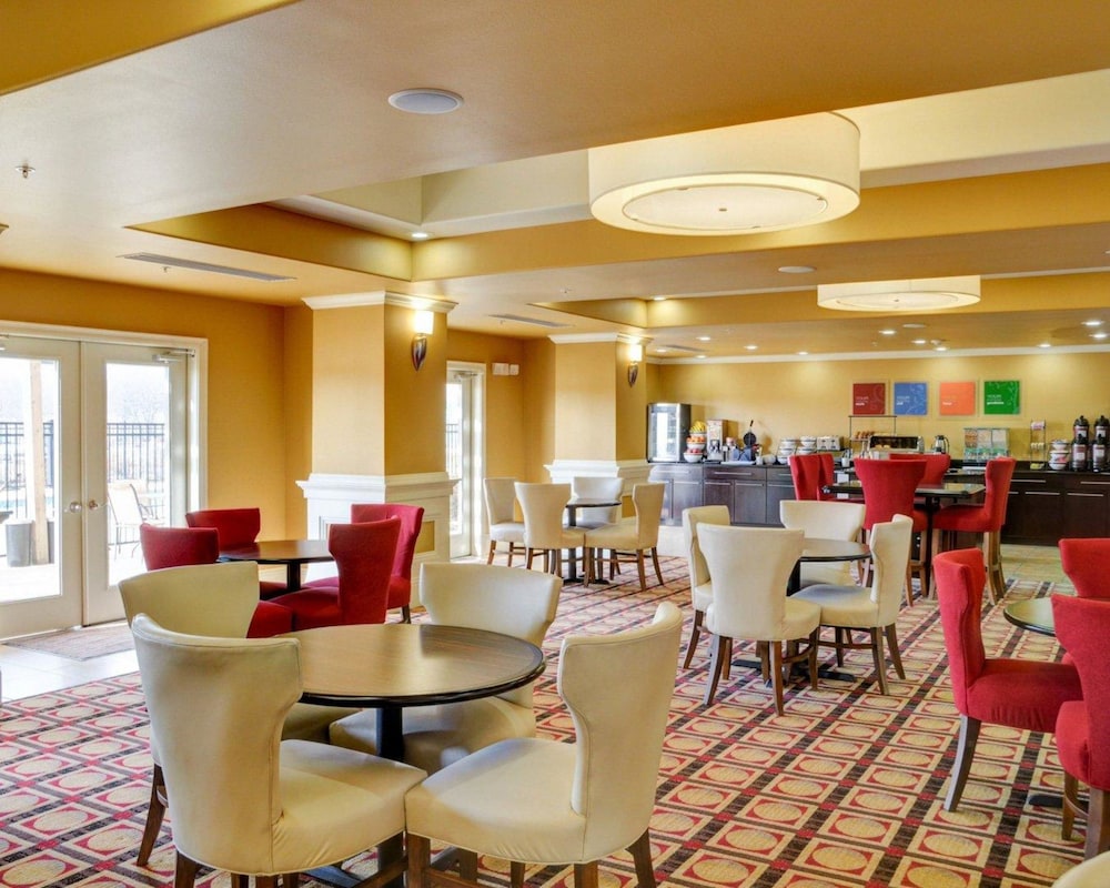 Comfort Inn and Suites Fort Smith I-540 34/47