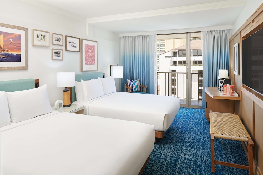 CLUB, 2 QUEEN BEDS, RESORT VIEW