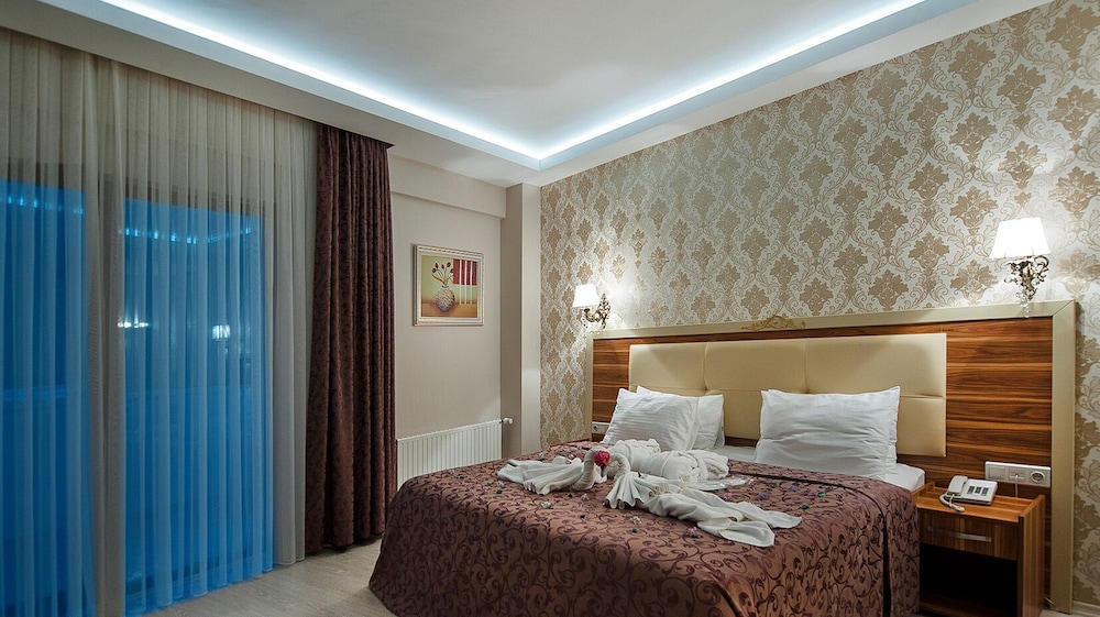 WHITE TUANA THERMAL YALOVA 31/69