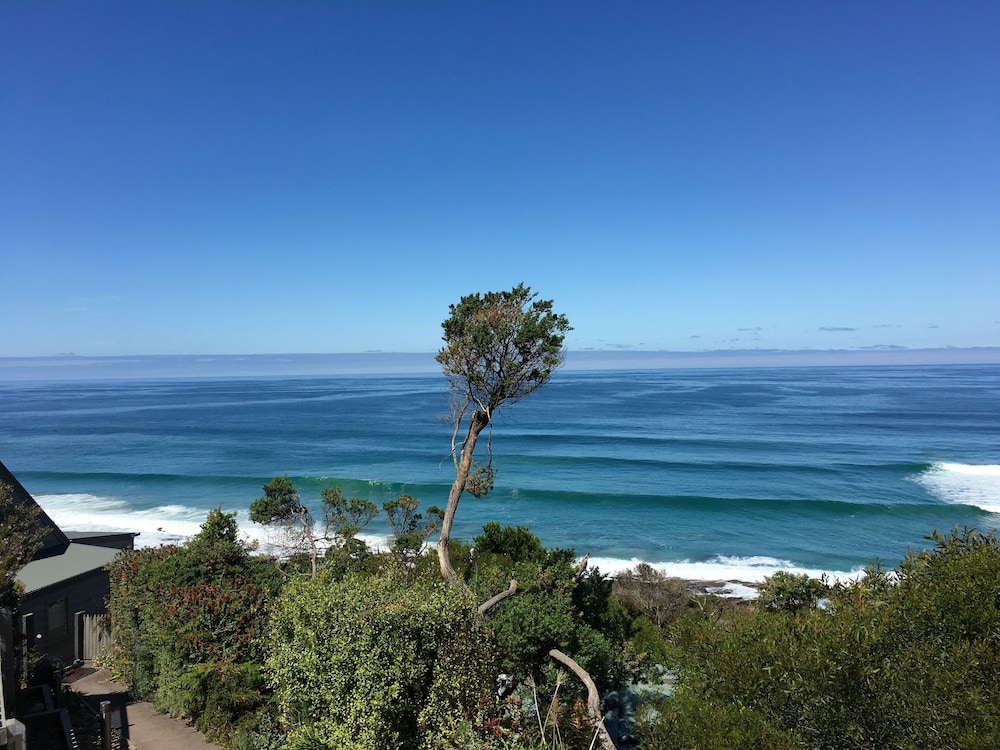 POINTS SOUTH BY THE SEA 43/53