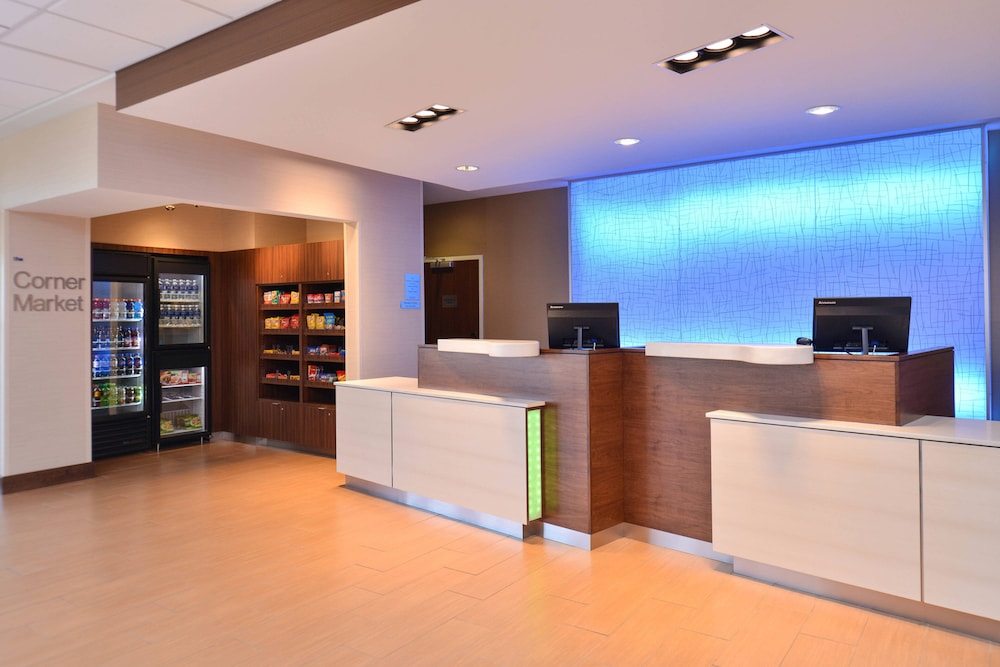 Fairfield Inn Suites Farmington 8/43