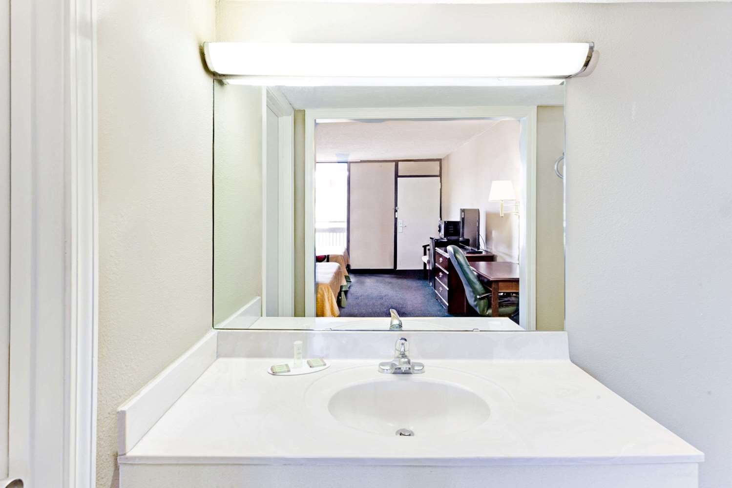 Super 8 By Wyndham Carrollton Ga 14/15