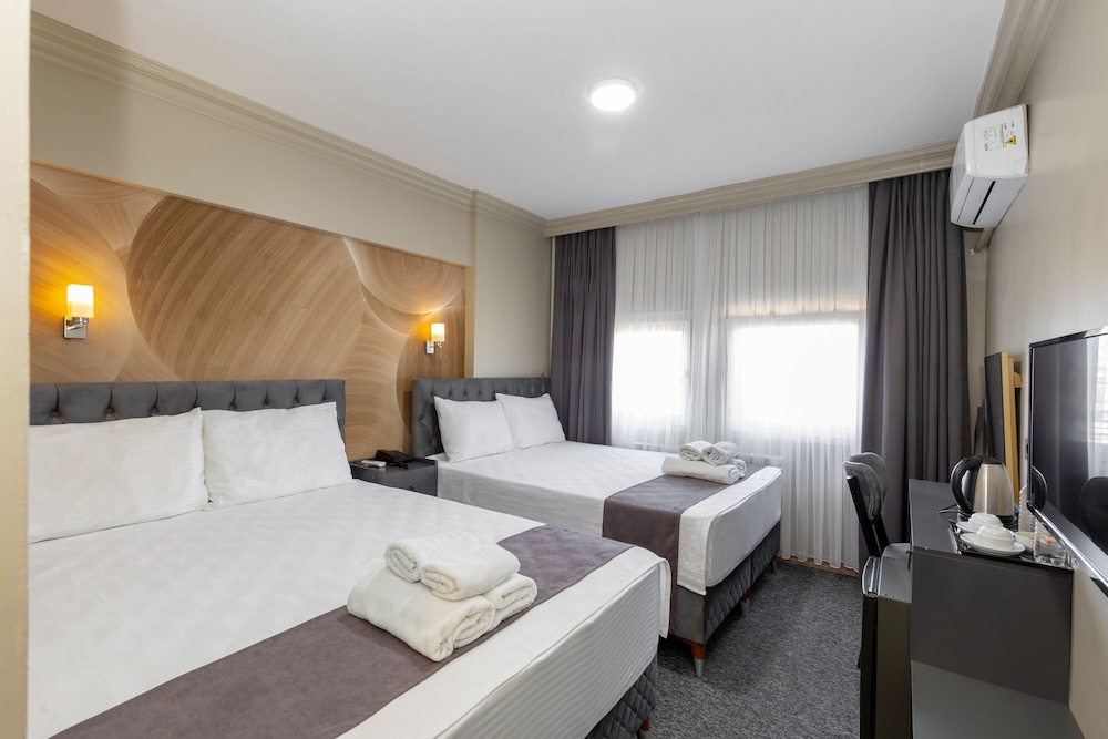 Loyal City Hotel 25/63