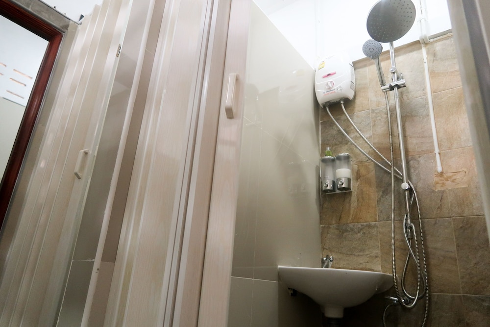 Baan Urt Suratthani Airport Hotel 63/66