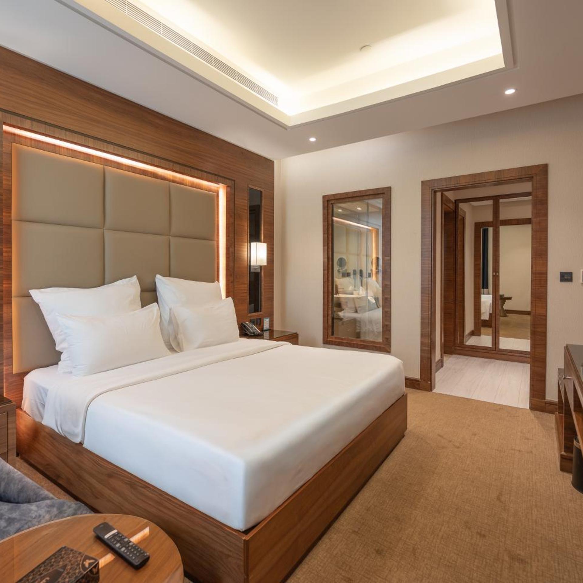فندق ويك اند صاري(Weekend Hotel Sari) 19/80