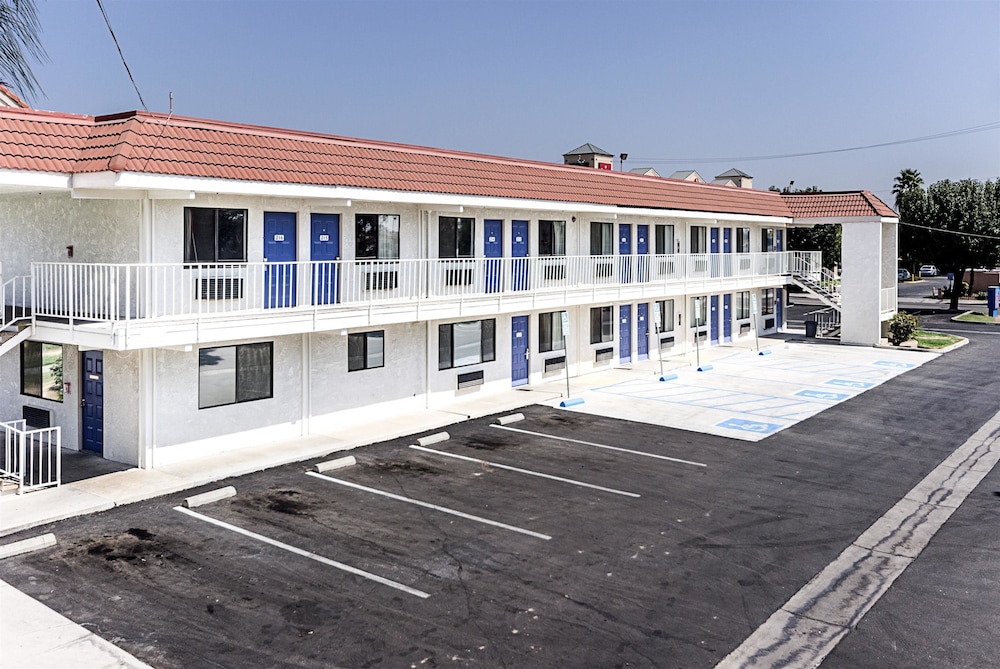 Motel6 Fresno, CA 7/51